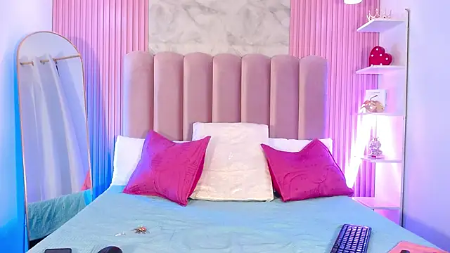 ArianaRougee online show from 04-02-26, 11:17