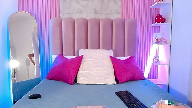 ArianaRougee online show from 03-29-26, 10:28