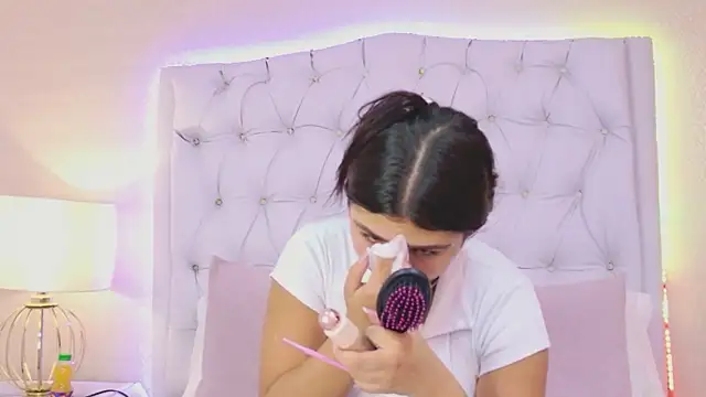 EmmaLeens online show from 04-03-26, 12:00