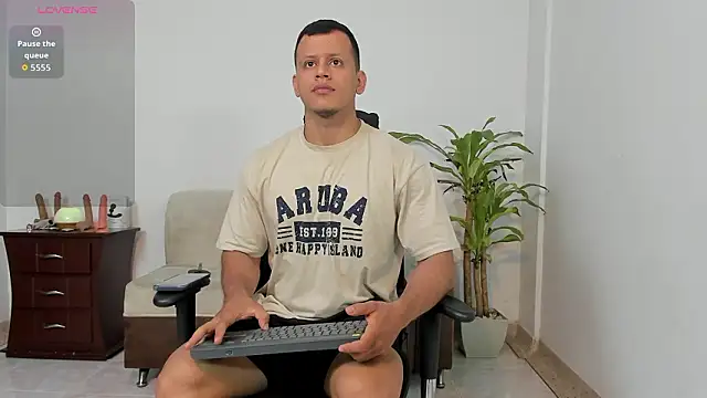 Snapshot of Alex_towerss chatting on 03-03-26, 01:40 Alex towerss online show from 03-03-26, 01:40