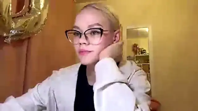 MiaCashe online show from 04-09-26, 02:56