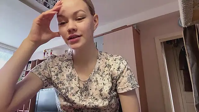 MiaCashe online show from 02-23-26, 08:15