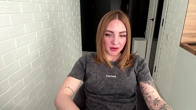 JuliaGracey online show from 03-13-26, 07:57