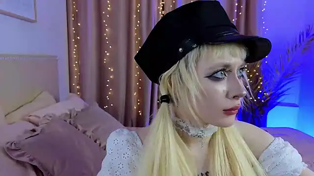 rraffaellka online show from 04-10-26, 09:33