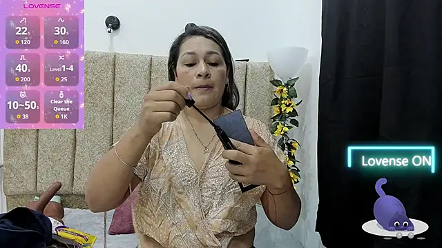 Snapshot of julieth-selene chatting on 03-06-26, 12:11 julieth-selene online show from 03-06-26, 12:11