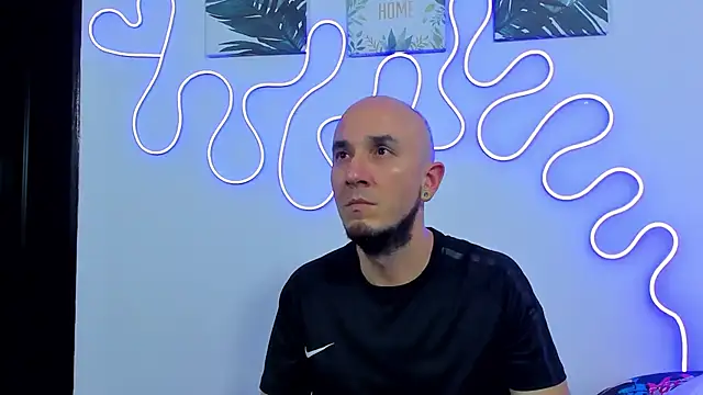 Snapshot of Cintya_n_Roger chatting on 03-01-26, 03:28 Cintya n Roger online show from 03-01-26, 03:28