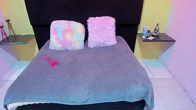 AndreaSilva  online show from 02-27-26, 07:14