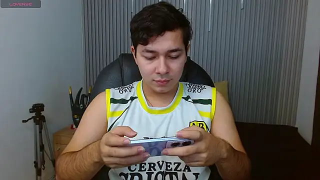 Julian Smith21 online show from 04-12-26, 11:52