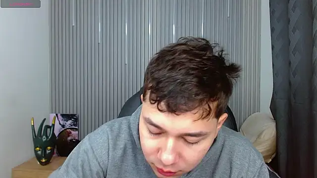 Snapshot of Julian_Smith21 chatting on 06-21-26, 03:56 Julian Smith21 online show from 06-21-26, 03:56