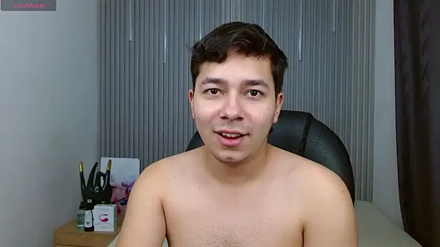 Snapshot of Julian_Smith21 chatting on 07-17-26, 01:36 Julian Smith21 online show from 07-17-26, 01:36