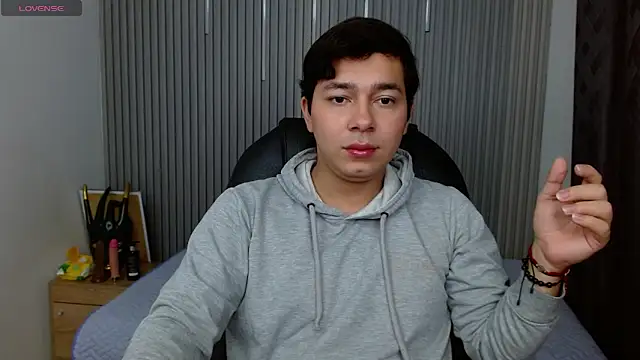 Julian Smith21 online show from 05-15-26, 12:41