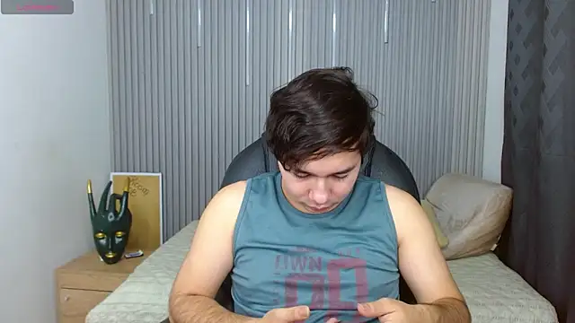 Snapshot of Julian_Smith21 chatting on 06-18-26, 04:00 Julian Smith21 online show from 06-18-26, 04:00