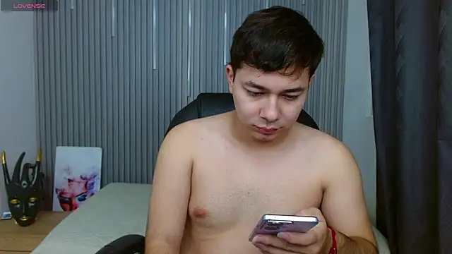 Snapshot of Julian_Smith21 chatting on 07-13-26, 11:04 Julian Smith21 online show from 07-13-26, 11:04