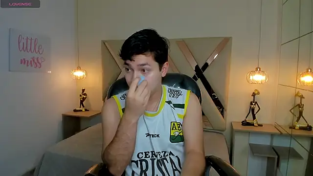 Julian Smith21 online show from 03-18-26, 12:51