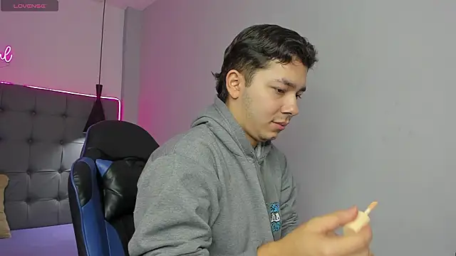 Julian Smith21 online show from 03-05-26, 12:46