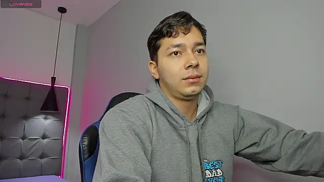 Julian Smith21 online show from 03-04-26, 12:24