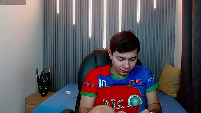 Julian Smith21 online show from 03-23-26, 02:55