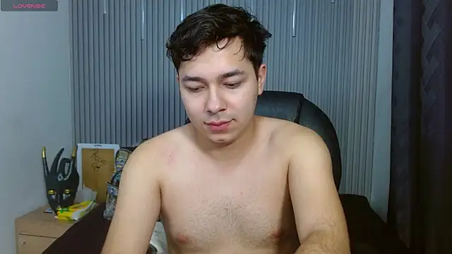 Snapshot of Julian_Smith21 chatting on 07-20-26, 05:04 Julian Smith21 online show from 07-20-26, 05:04