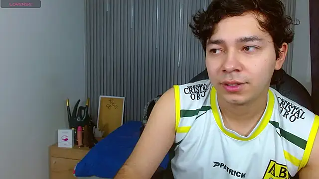Julian Smith21 online show from 06-10-26, 03:41