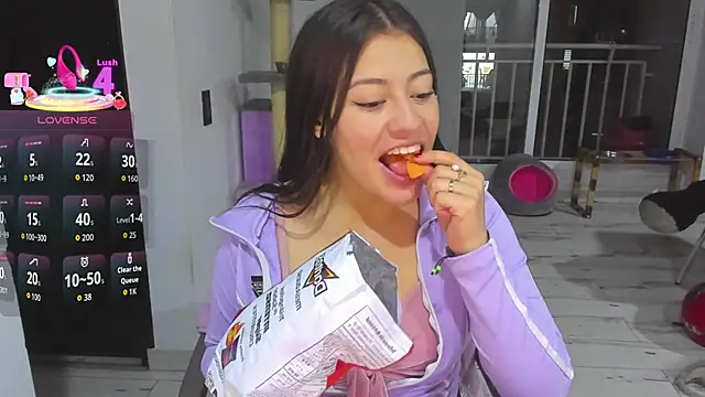 LovelyLoren333 online show from 02-27-26, 12:55