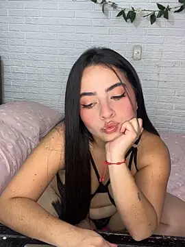 Snapshot of Ivonneadams chatting on 02-25-26, 12:00 Ivonneadams online show from 02-25-26, 12:00