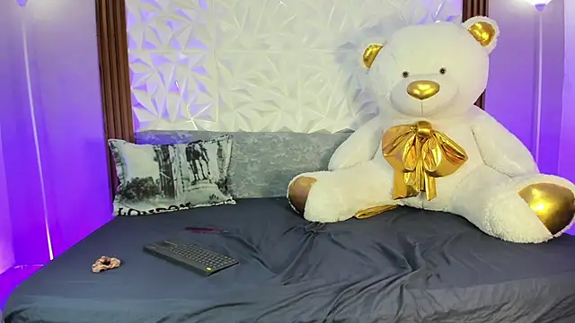 Snapshot of Mia_alejaa_ chatting on 02-24-26, 04:13 Mia alejaa online show from 02-24-26, 04:13