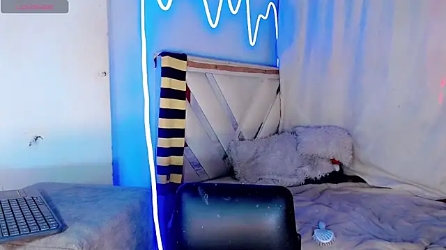 xyaraluv  online show from 04-10-26, 07:54