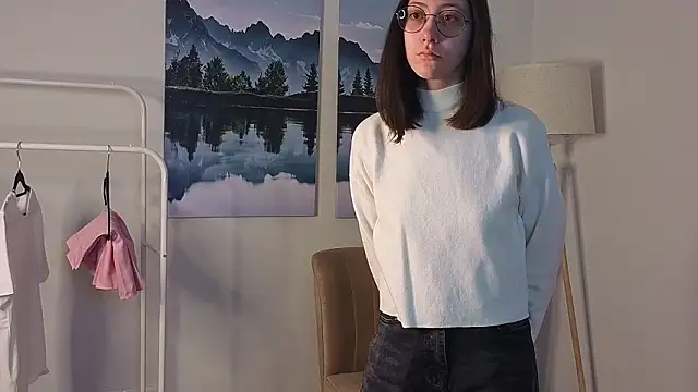 DoraWhitrock online show from 02-22-26, 06:49