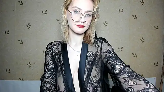 NicoleDaviss online show from 06-30-26, 07:25
