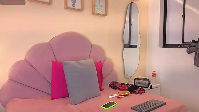 Snapshot of serena_arias7 chatting on 02-28-26, 09:36 serena arias7 online show from 02-28-26, 09:36