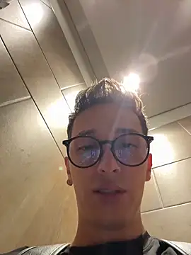 Snapshot of Thiago_Jones1 chatting on 06-04-26, 08:46 Thiago Jones1 online show from 06-04-26, 08:46