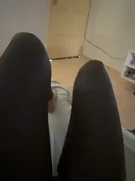 Snapshot of Cristal2342 chatting on 02-26-26, 01:33 Cristal2342 online show from 02-26-26, 01:33