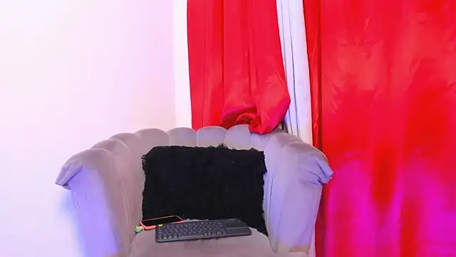 Snapshot of im_aliisson chatting on 02-28-26, 12:27 im aliisson online show from 02-28-26, 12:27