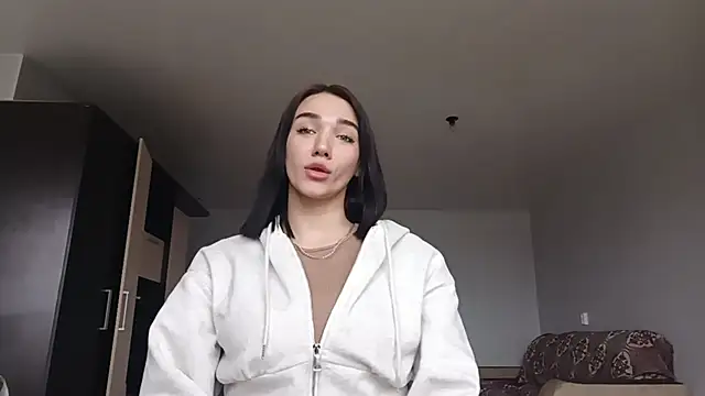 GilberteBauch online show from 03-06-26, 05:02