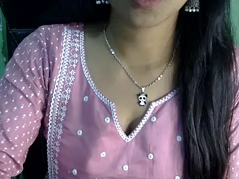 Snapshot of cute_momo_love chatting on 03-25-26, 04:56 cute momo love online show from 03-25-26, 04:56