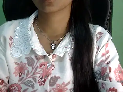 Snapshot of cute_momo_love chatting on 04-02-26, 05:14 cute momo love online show from 04-02-26, 05:14