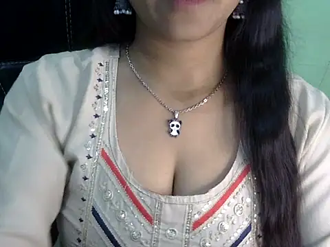 Snapshot of cute_momo_love chatting on 03-24-26, 05:40 cute momo love online show from 03-24-26, 05:40