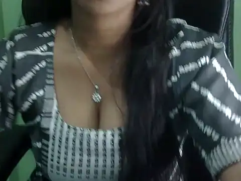 Snapshot of cute_momo_love chatting on 05-13-26, 05:14 cute momo love online show from 05-13-26, 05:14