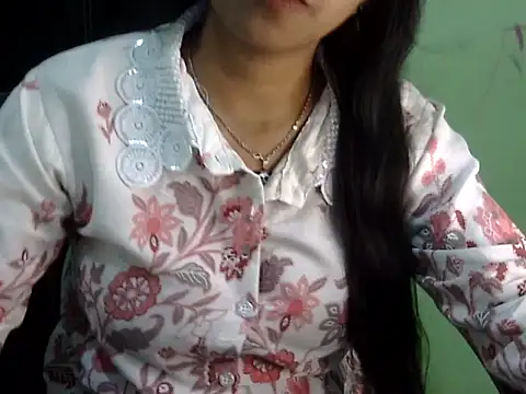 Snapshot of cute_momo_love chatting on 04-05-26, 05:03 cute momo love online show from 04-05-26, 05:03