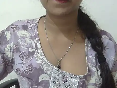 Snapshot of cute_momo_love chatting on 07-02-26, 04:18 cute momo love online show from 07-02-26, 04:18