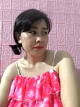 Snapshot of juicy-milu chatting on 06-26-26, 05:30 juicy-milu online show from 06-26-26, 05:30