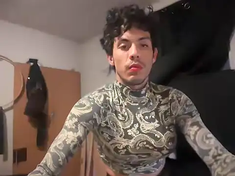 Snapshot of putitalUISA chatting on 02-27-26, 11:10 putitalUISA online show from 02-27-26, 11:10