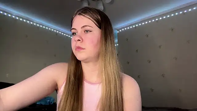 Snapshot of Amy_Maev chatting on 03-27-26, 02:18 Amy Maev online show from 03-27-26, 02:18