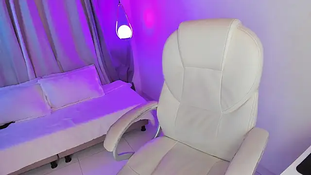 NixieSterling online show from 03-24-26, 11:16