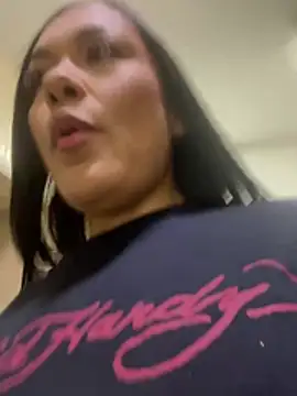 Snapshot of Tiffanyy_Lam chatting on 02-25-26, 09:36 Tiffanyy Lam online show from 02-25-26, 09:36