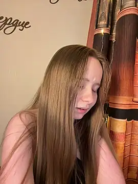 cutefoxieee online show from 07-17-26, 08:17