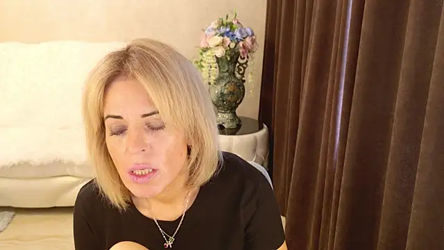 NellyBloom online show from 07-17-26, 01:19