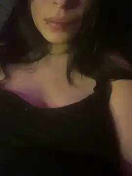 Snapshot of Angel_Lov3 chatting on 06-18-26, 09:14 Angel Lov3 online show from 06-18-26, 09:14