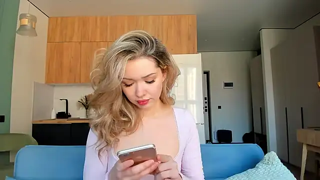 CassandraArmas online show from 03-10-26, 08:18