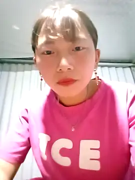 Snapshot of Xuka-xx chatting on 02-24-26, 12:28 Xuka-xx online show from 02-24-26, 12:28